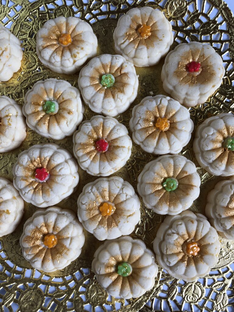 Naans Berenji | Persian Rice Flour Cookies